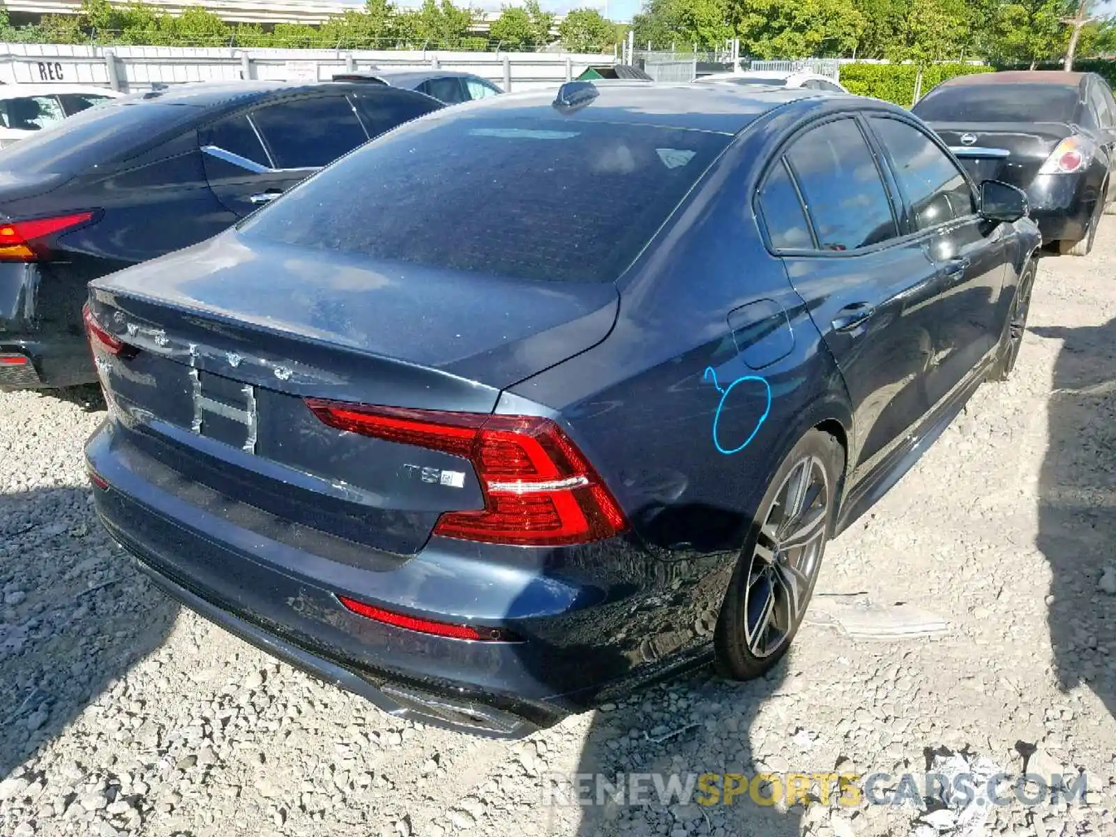 4 Фотография поврежденного автомобиля 7JR102FM2KG013015 VOLVO S60 T5 R-D 2019