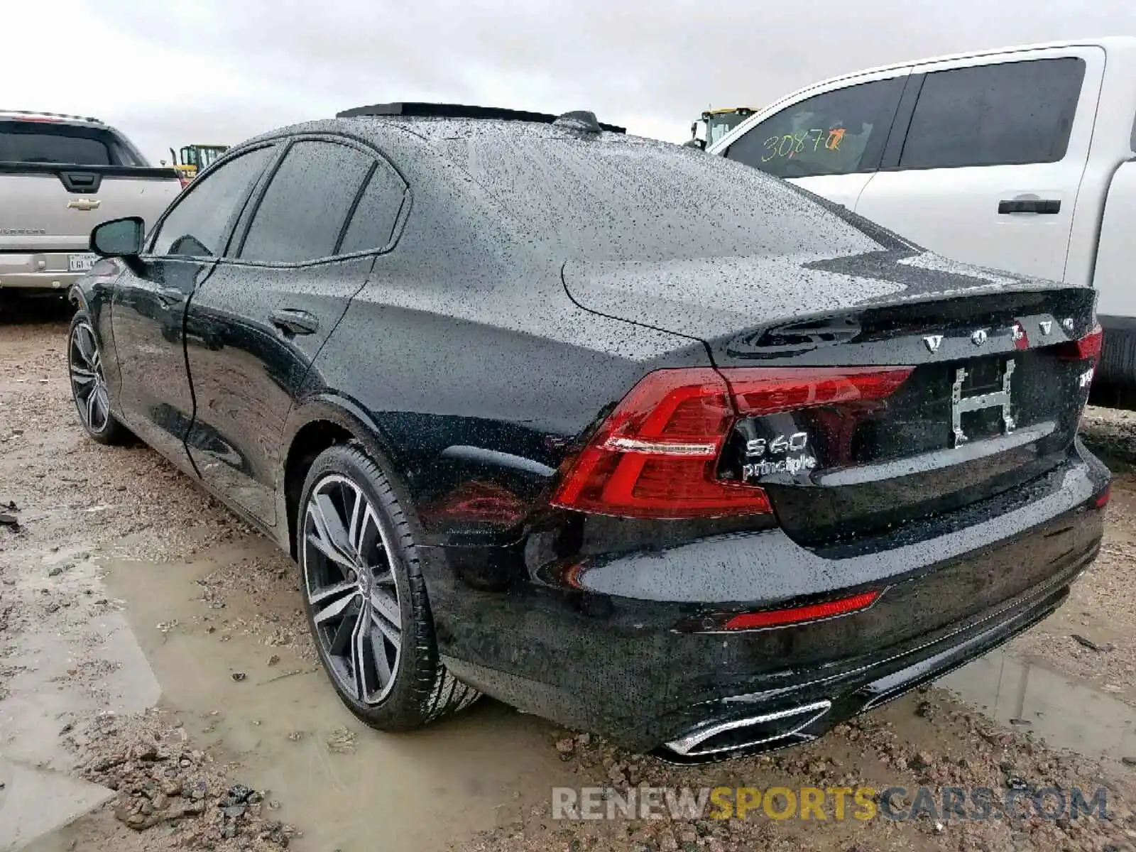 3 Photograph of a damaged car 7JR102FM8KG017215 VOLVO S60 T5 R-D 2019