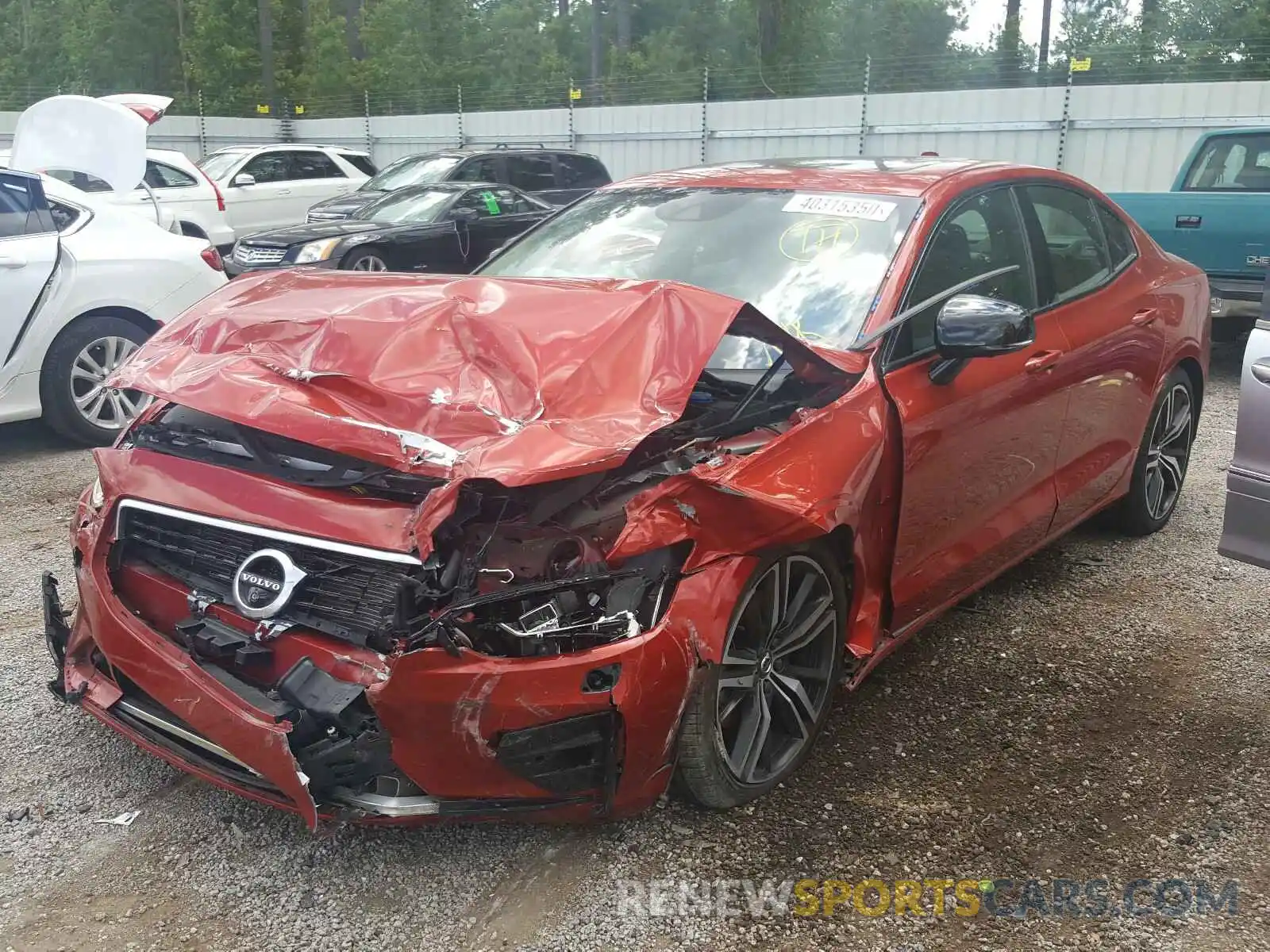 2 Photograph of a damaged car 7JR102FMXKG000528 VOLVO S60 T5 R-D 2019