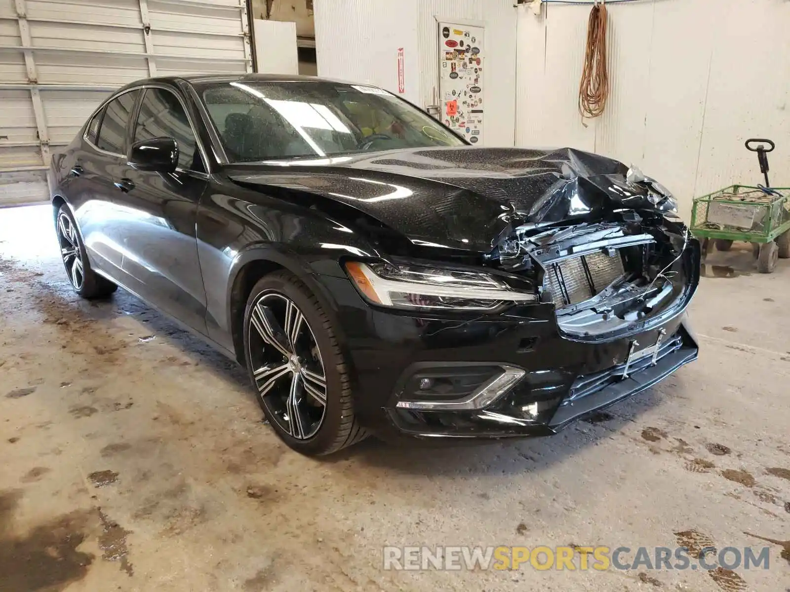 1 Photograph of a damaged car 7JRA22TL7KG003716 VOLVO S60 T6 INS 2019