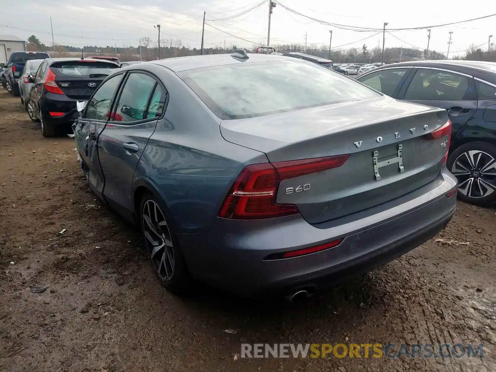 3 Фотография поврежденного автомобиля 7JRA22TK5KG016858 VOLVO S60 T6 MOM 2019