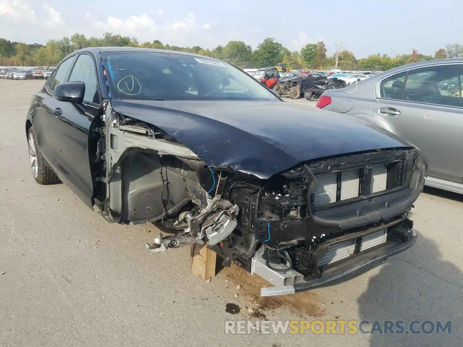 1 Photograph of a damaged car 7JRA22TK7KG005800 VOLVO S60 T6 MOM 2019