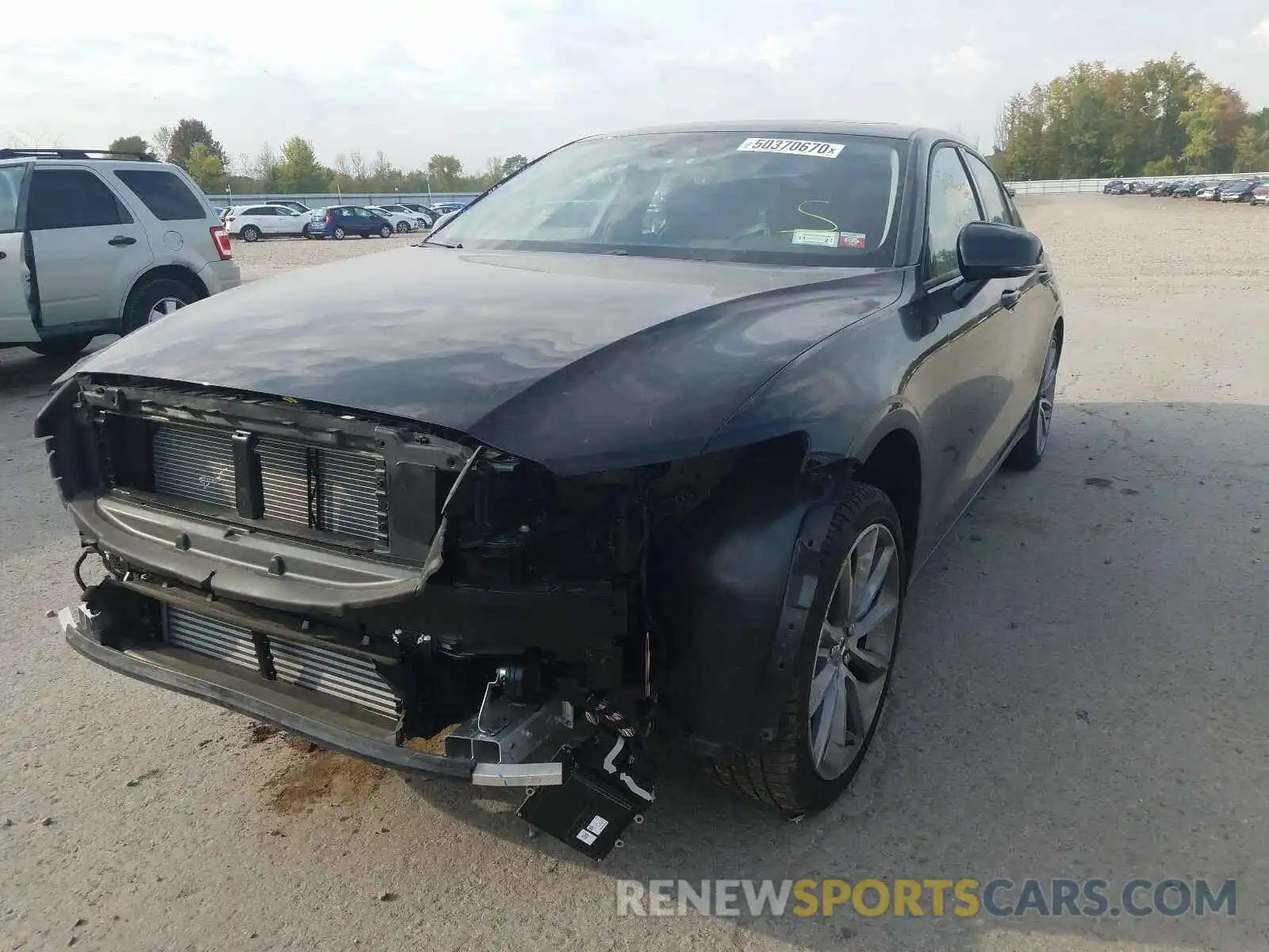 2 Photograph of a damaged car 7JRA22TK7KG005800 VOLVO S60 T6 MOM 2019