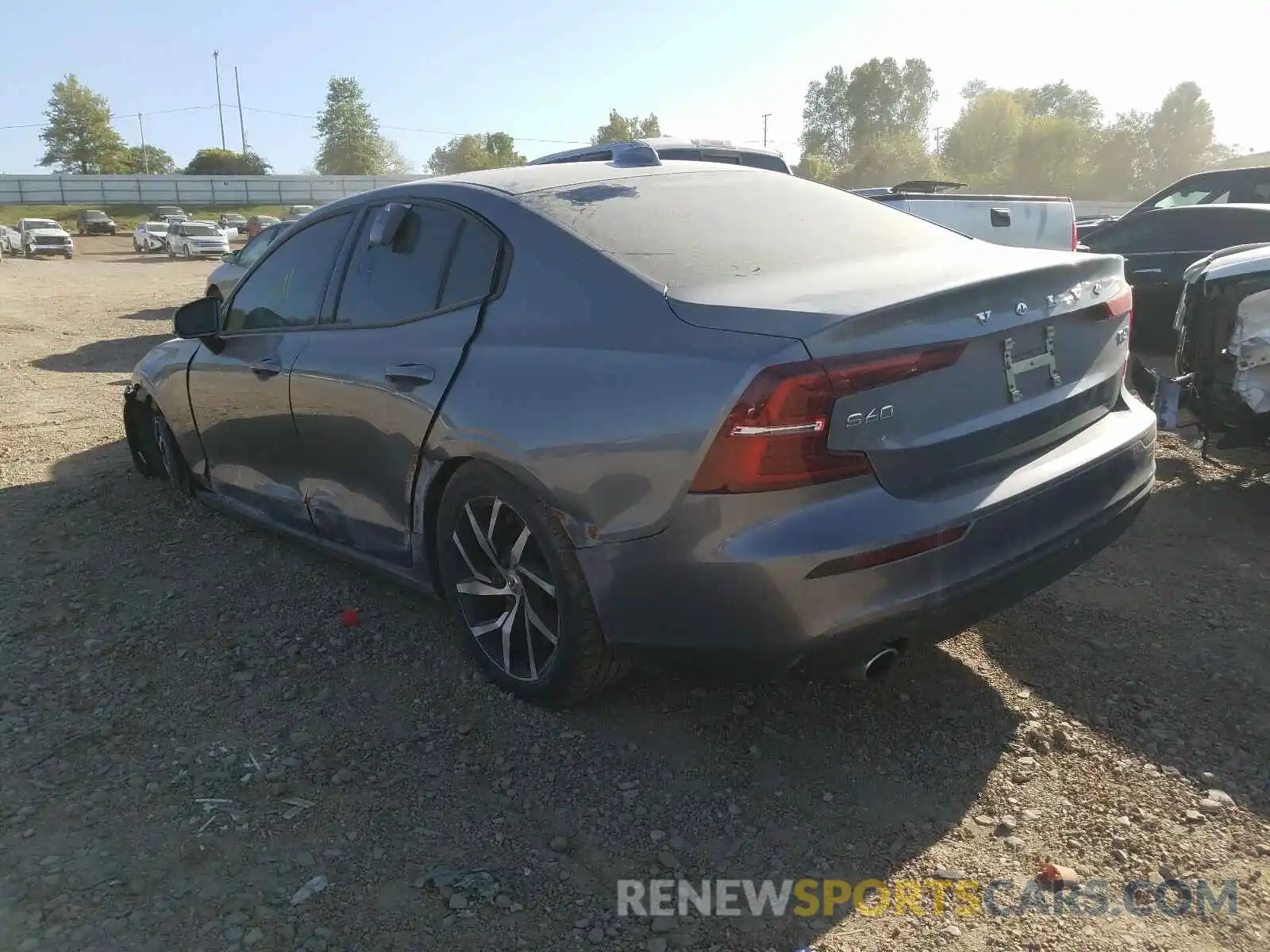 3 Photograph of a damaged car 7JRA22TK7LG060457 VOLVO S60 T6 MOM 2020