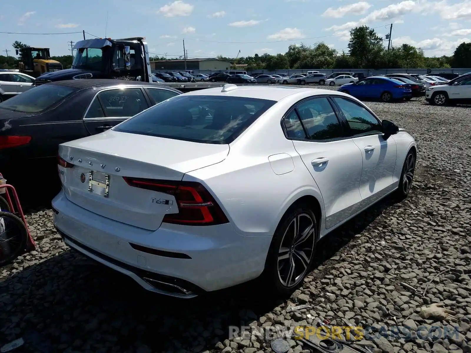 4 Фотография поврежденного автомобиля 7JRA22TM2KG017404 VOLVO S60 T6 R-D 2019