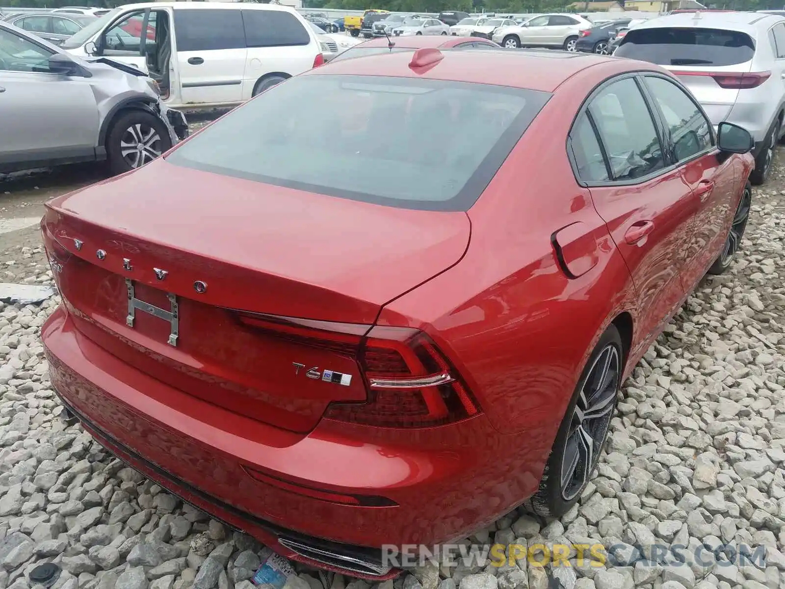 4 Photograph of a damaged car 7JRA22TM3KG006217 VOLVO S60 T6 R-D 2019