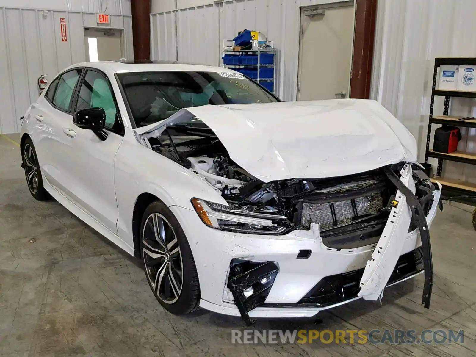 1 Photograph of a damaged car 7JRA22TM3KG018108 VOLVO S60 T6 R-D 2019