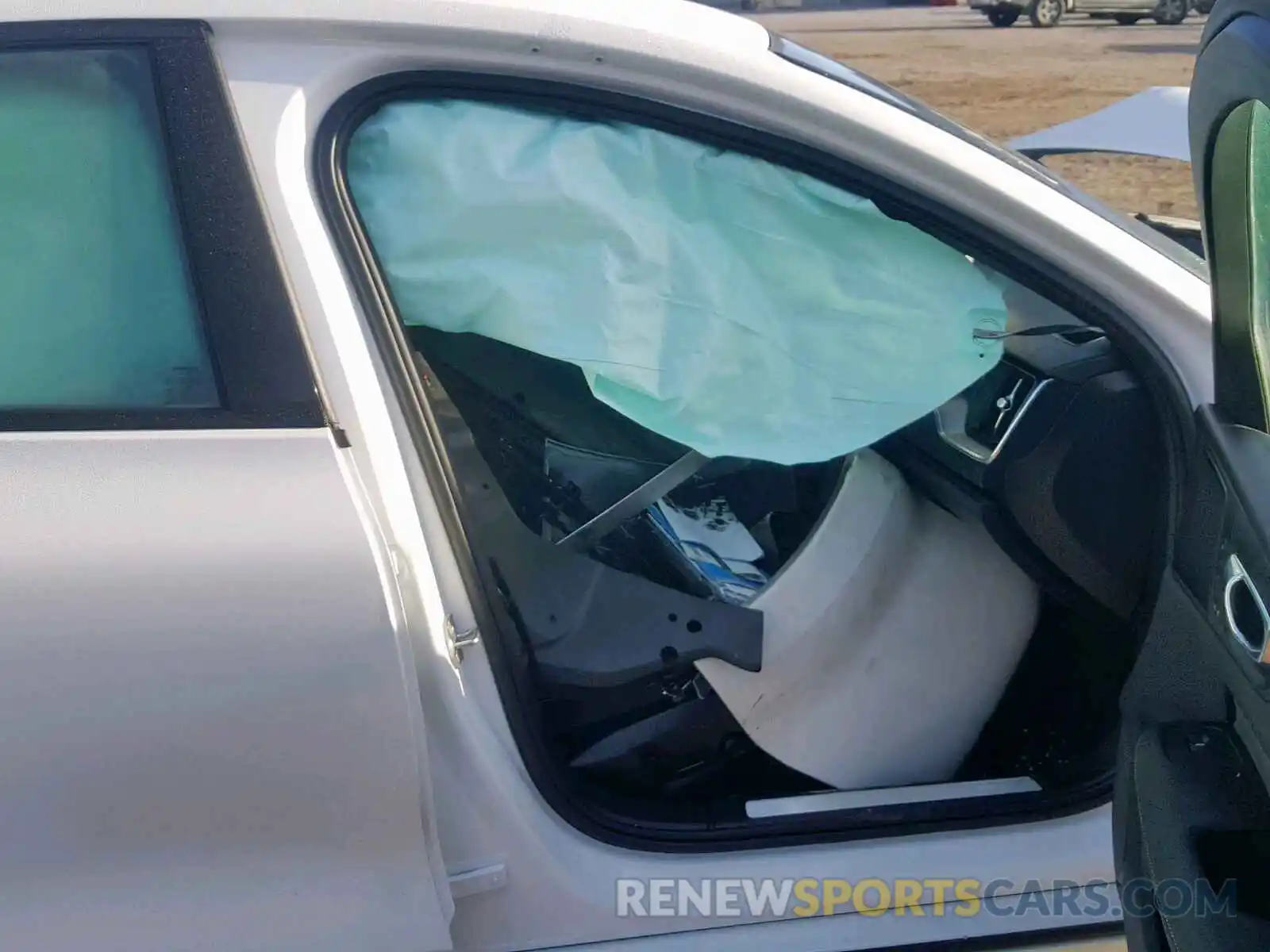 5 Photograph of a damaged car 7JRA22TM3KG018108 VOLVO S60 T6 R-D 2019