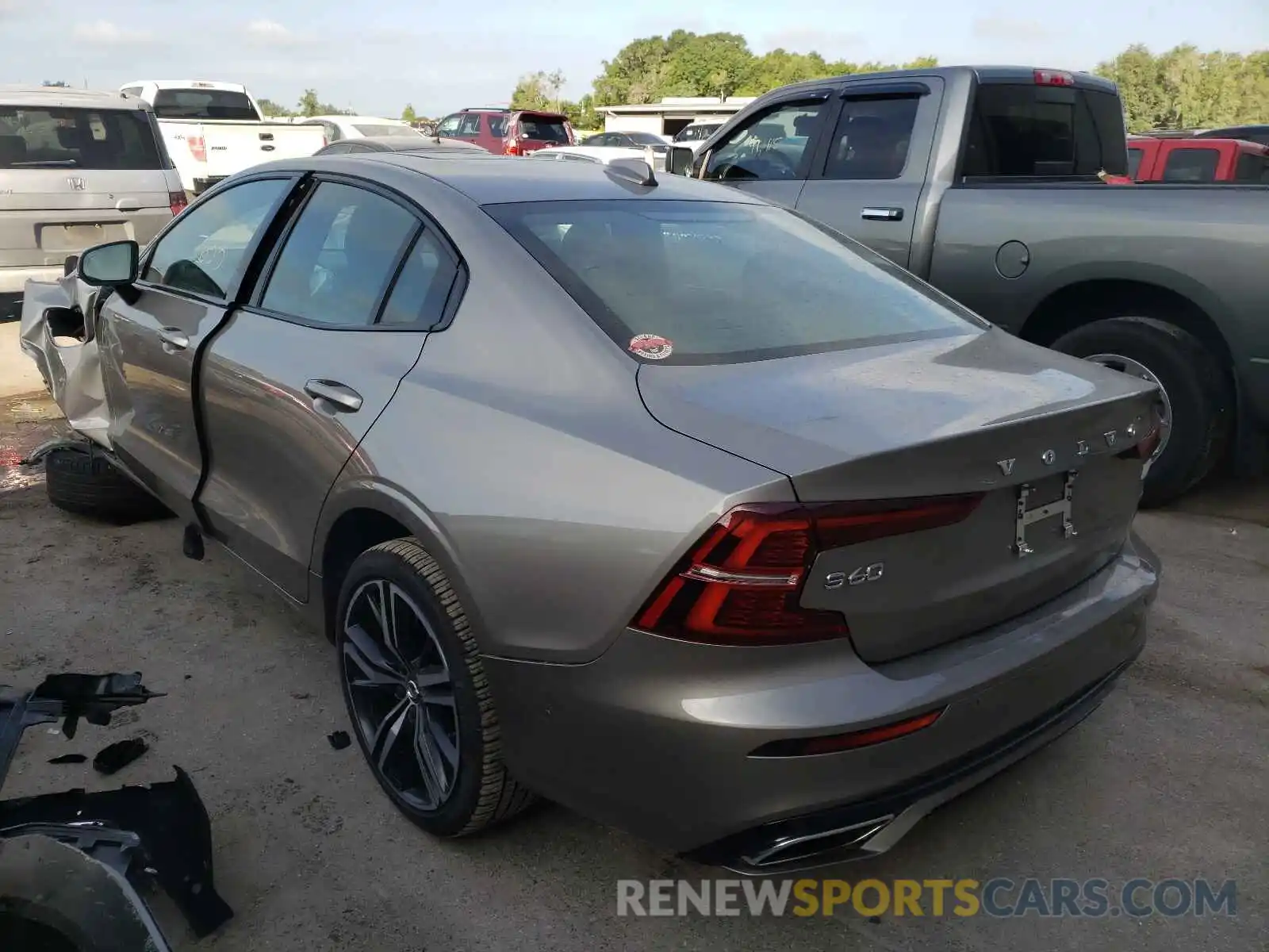 3 Photograph of a damaged car 7JRBR0FM4MG109147 VOLVO S60 T8 REC 2021