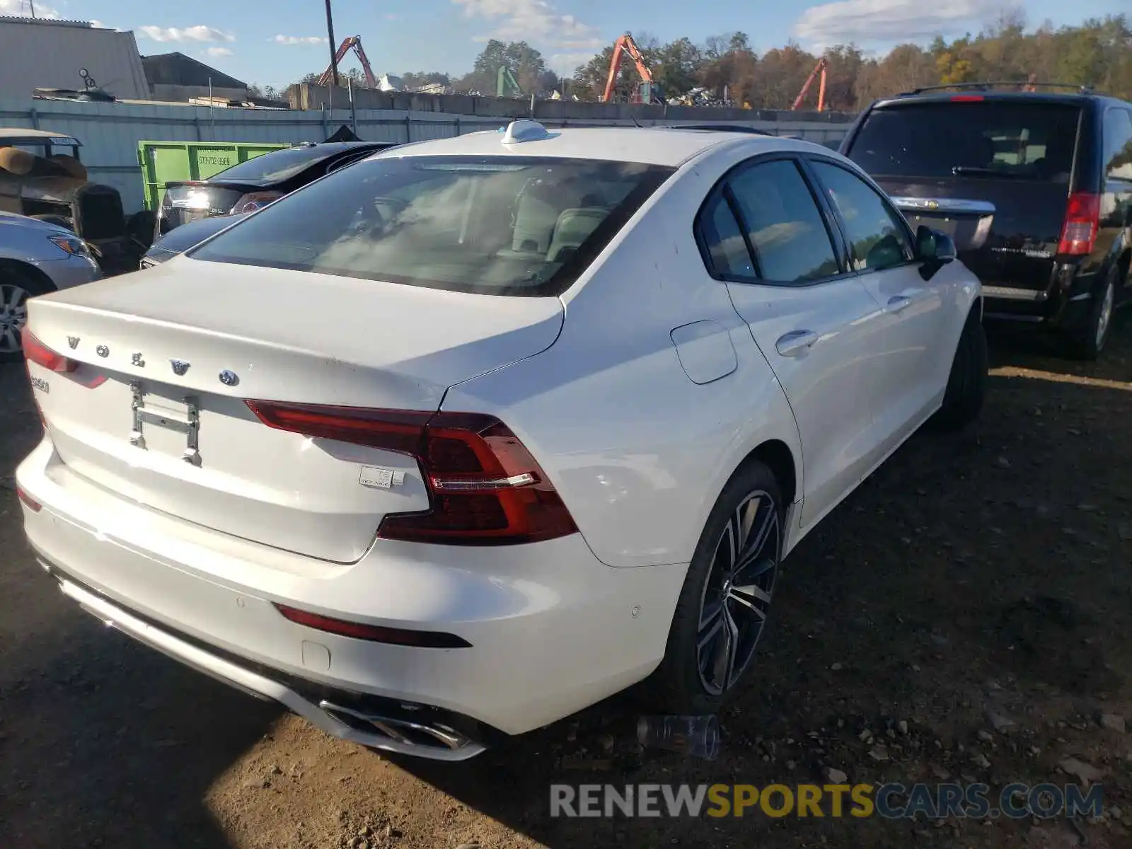 4 Photograph of a damaged car 7JRBR0FM9MG094158 VOLVO S60 T8 REC 2021