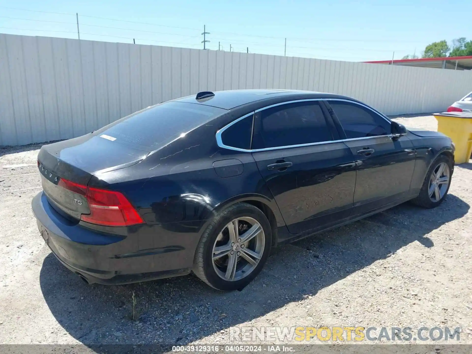 4 Photograph of a damaged car LVY102AK3KP084270 VOLVO S90 2019