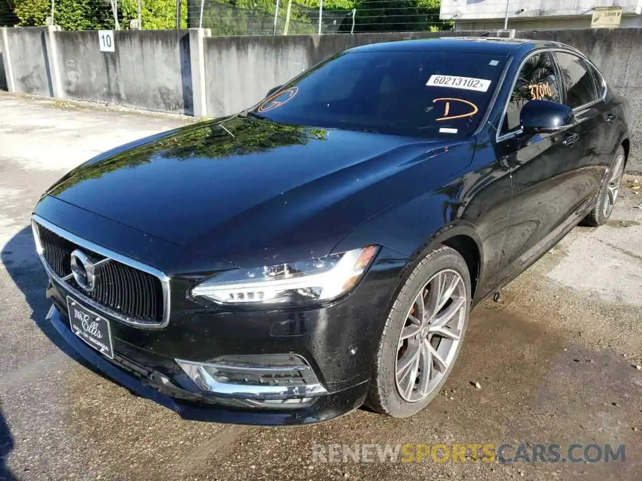 2 Photograph of a damaged car LVY102AK3KP088335 VOLVO S90 2019