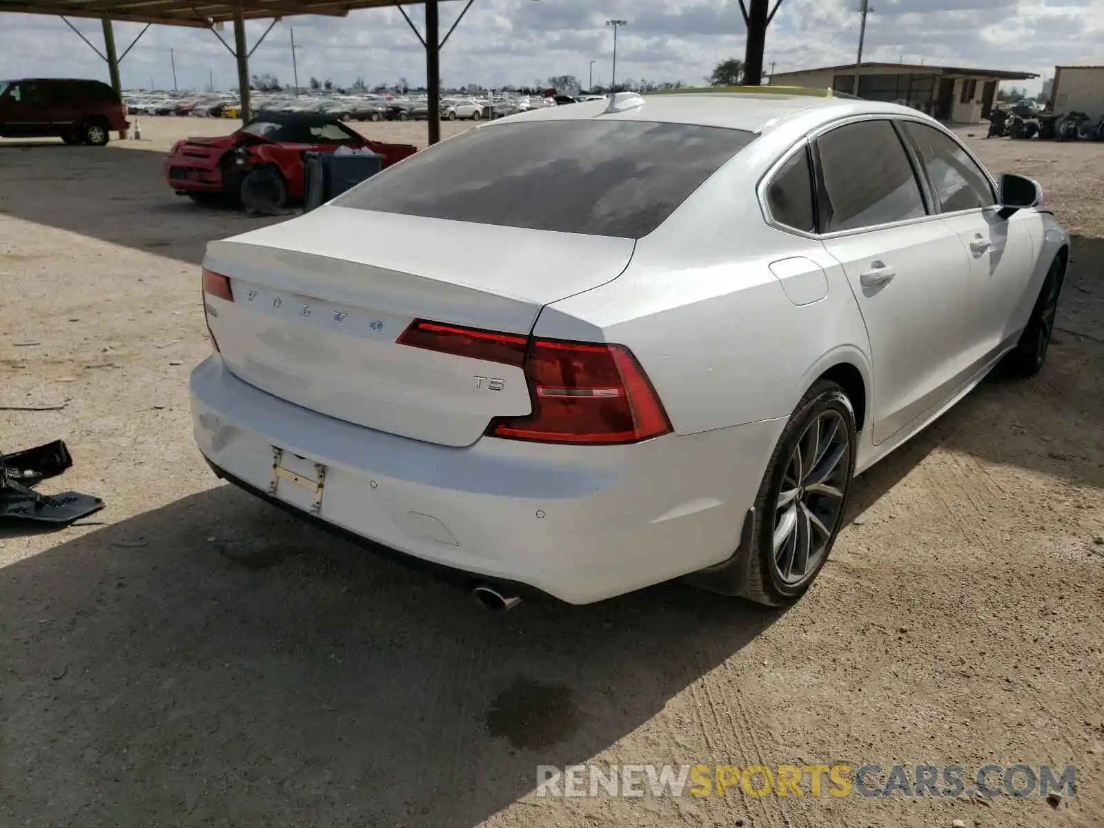 4 Photograph of a damaged car LVY102AK5KP110528 VOLVO S90 2019