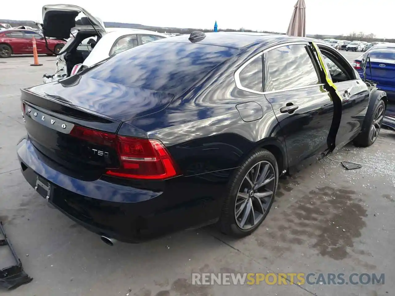 4 Photograph of a damaged car LVY102MK0KP079281 VOLVO S90 2019