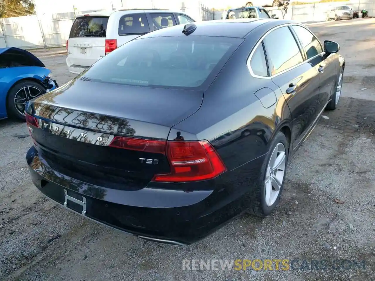 4 Photograph of a damaged car LVY102MK1KP099295 VOLVO S90 2019