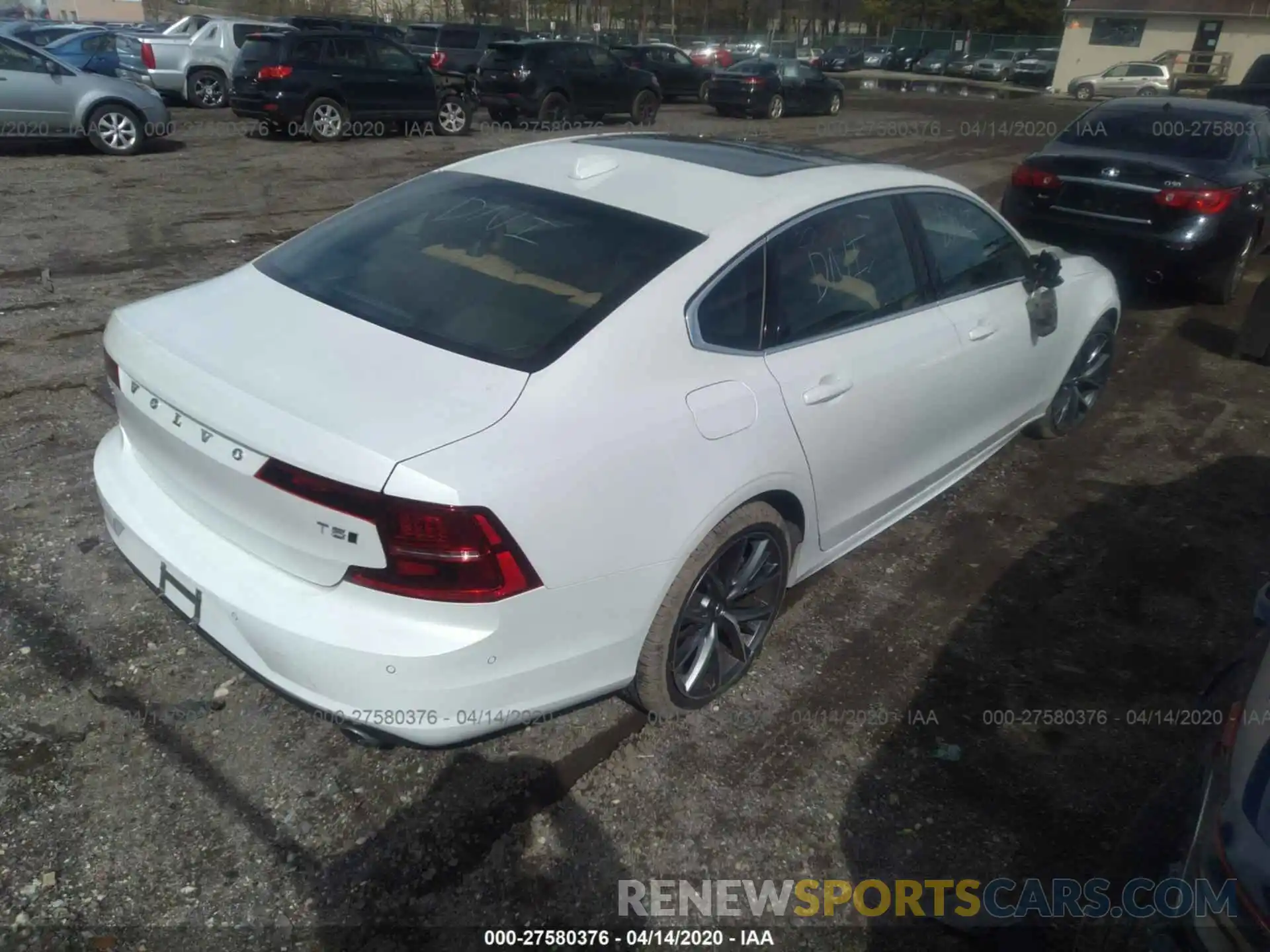 4 Photograph of a damaged car LVY102MK7KP083117 VOLVO S90 2019