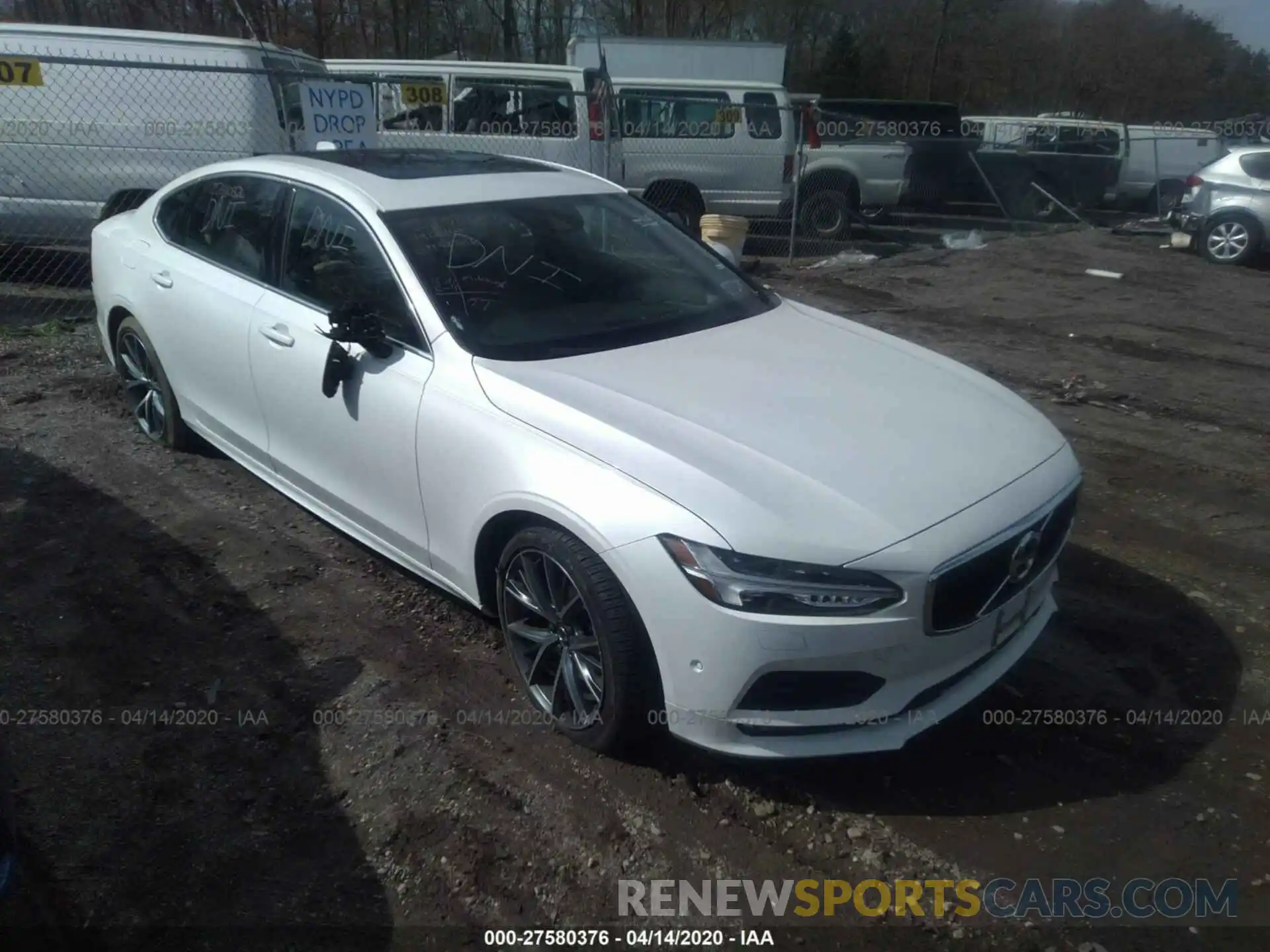 6 Photograph of a damaged car LVY102MK7KP083117 VOLVO S90 2019