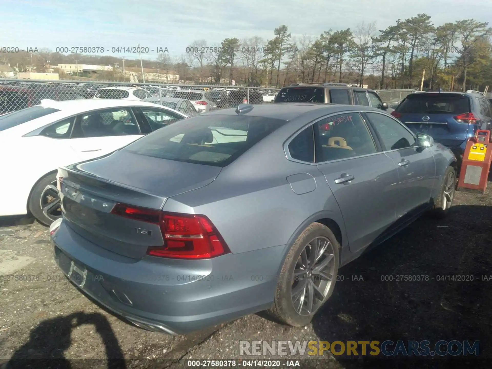 4 Photograph of a damaged car LVYA22MK4KP110025 VOLVO S90 2019