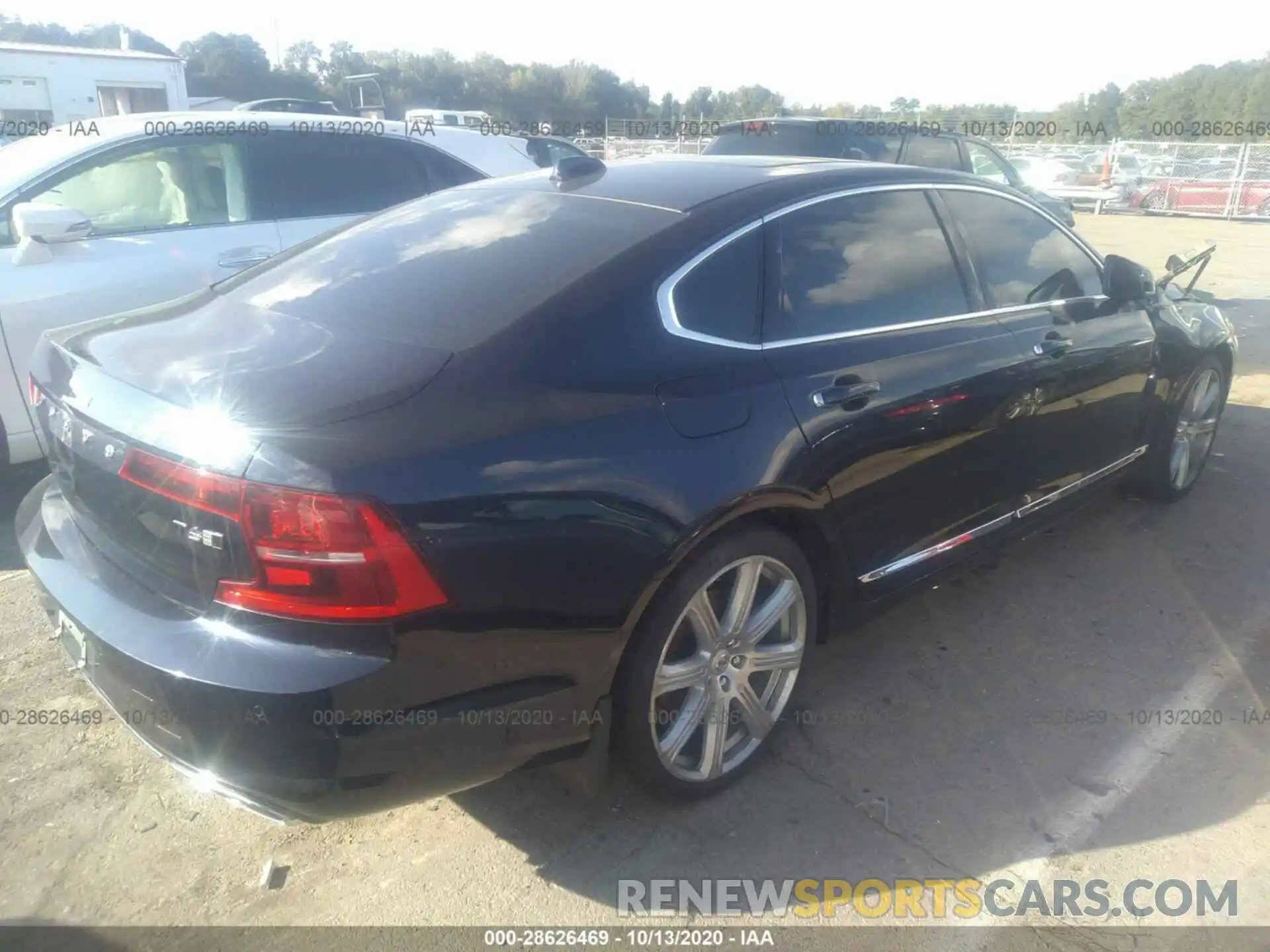 4 Photograph of a damaged car LVYA22ML0KP096004 VOLVO S90 2019