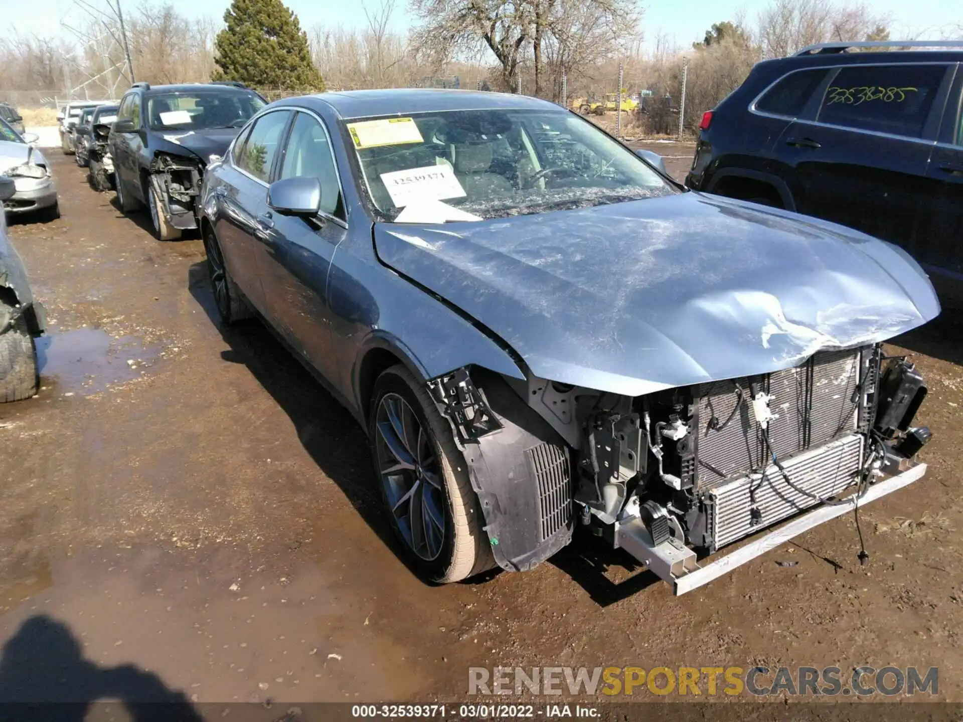 1 Photograph of a damaged car LVYA22MK2LP163596 VOLVO S90 2020