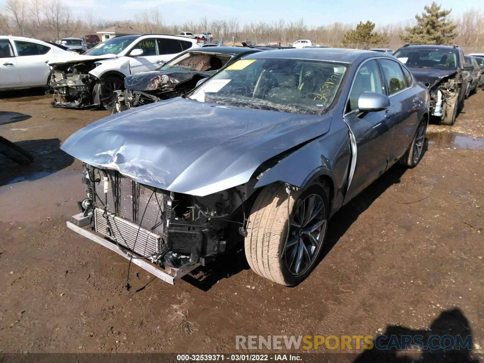 2 Photograph of a damaged car LVYA22MK2LP163596 VOLVO S90 2020