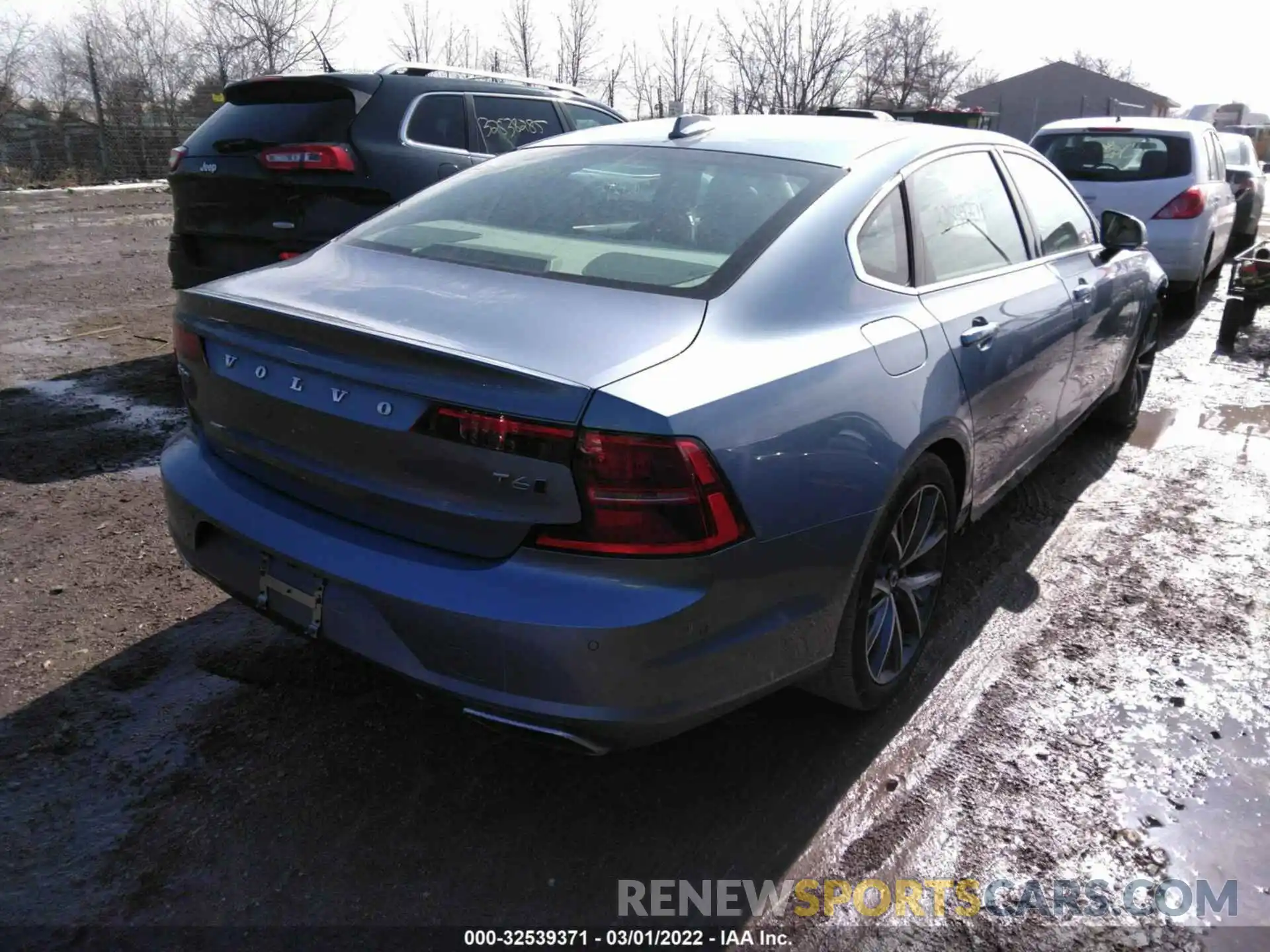 4 Photograph of a damaged car LVYA22MK2LP163596 VOLVO S90 2020