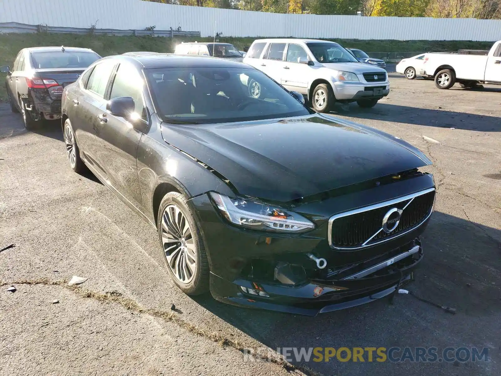 1 Photograph of a damaged car LVYA22MK2LP167020 VOLVO S90 2020