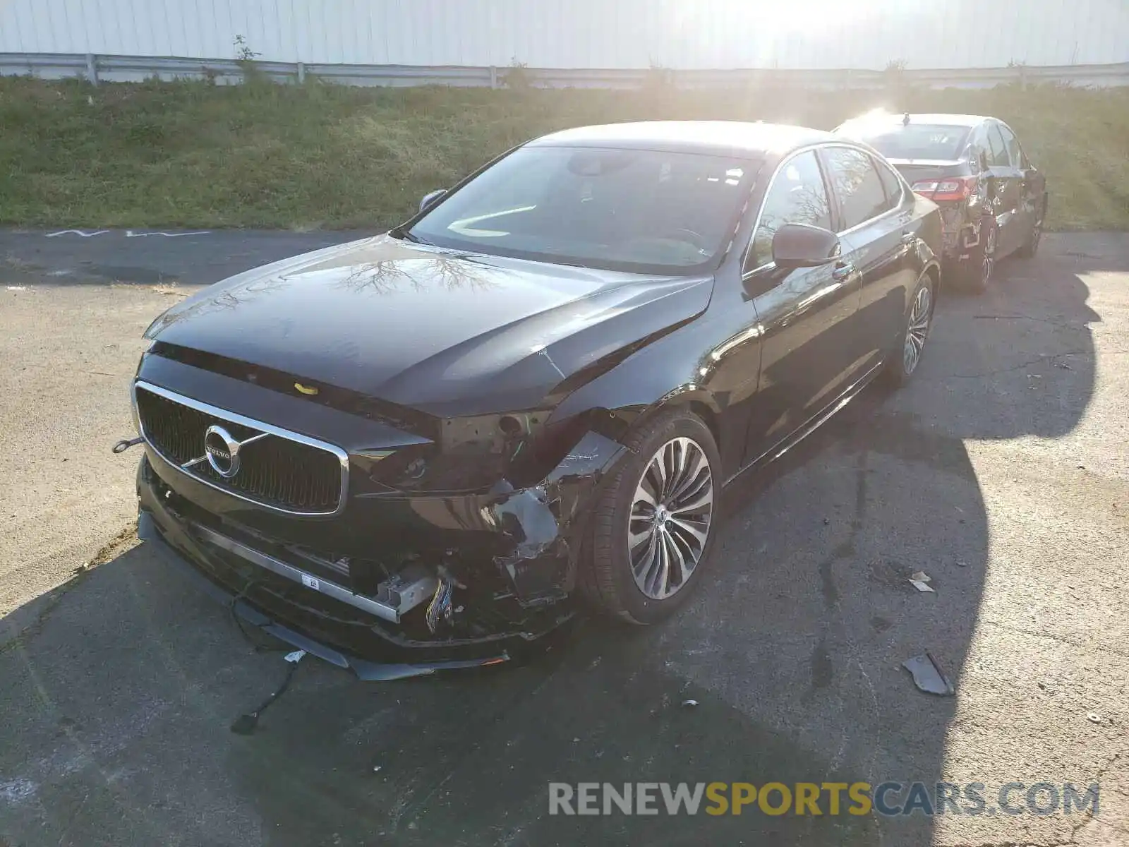 2 Photograph of a damaged car LVYA22MK2LP167020 VOLVO S90 2020