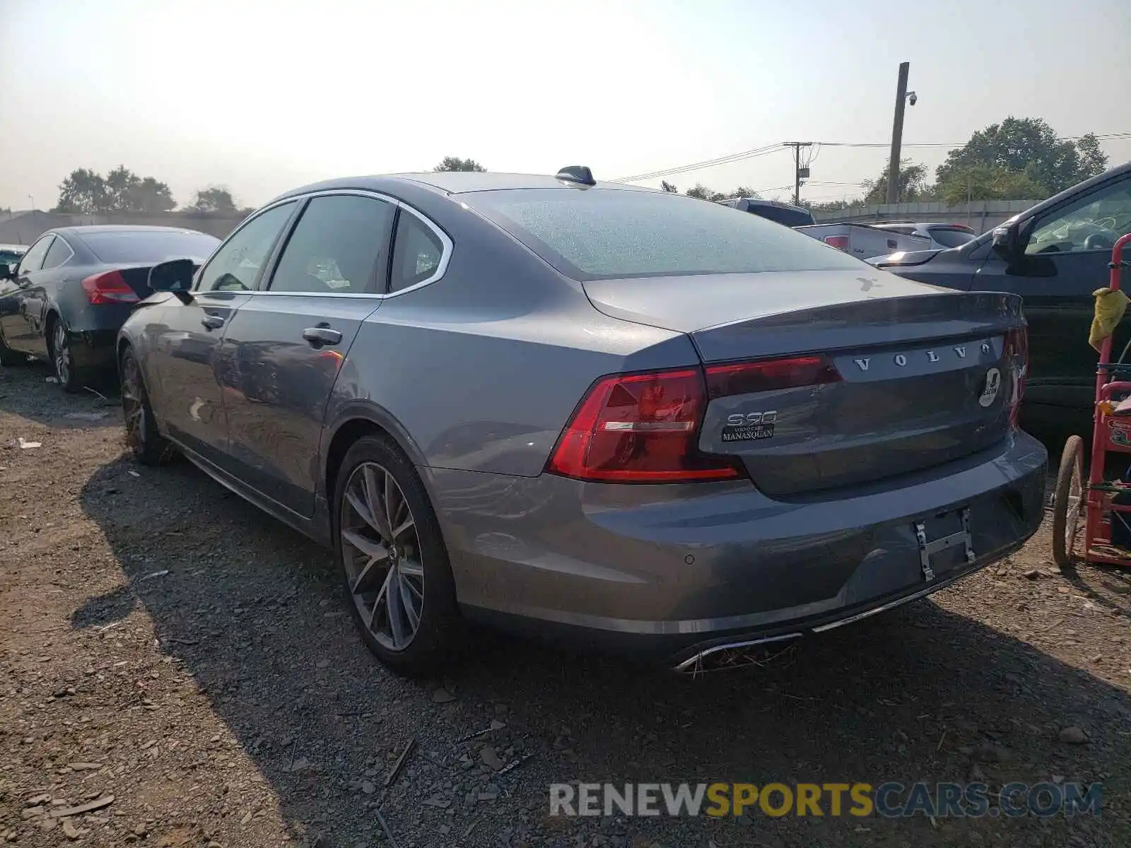 3 Photograph of a damaged car LVYA22MK3LP171805 VOLVO S90 2020