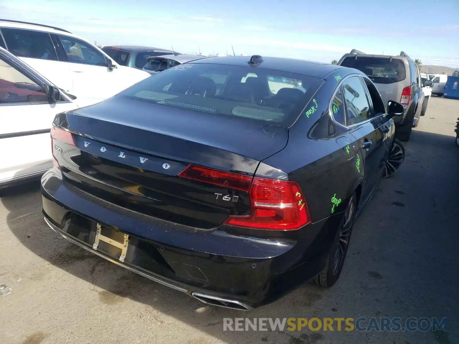 4 Photograph of a damaged car LVYA22MK4LP178228 VOLVO S90 2020