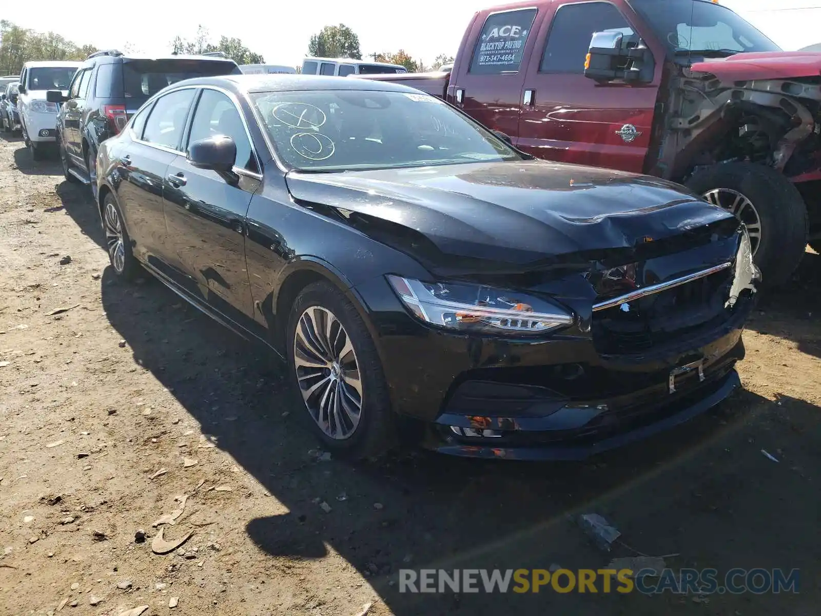 1 Photograph of a damaged car LVYA22MK6LP175539 VOLVO S90 2020