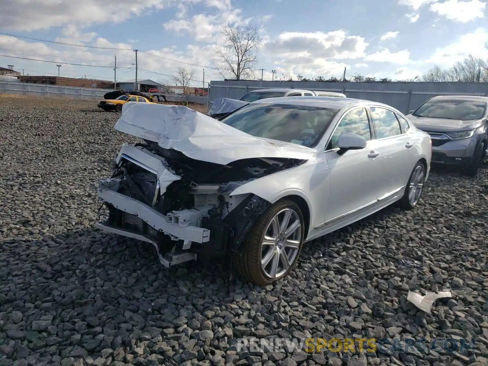 2 Photograph of a damaged car LVYA22ML2LP180231 VOLVO S90 2020