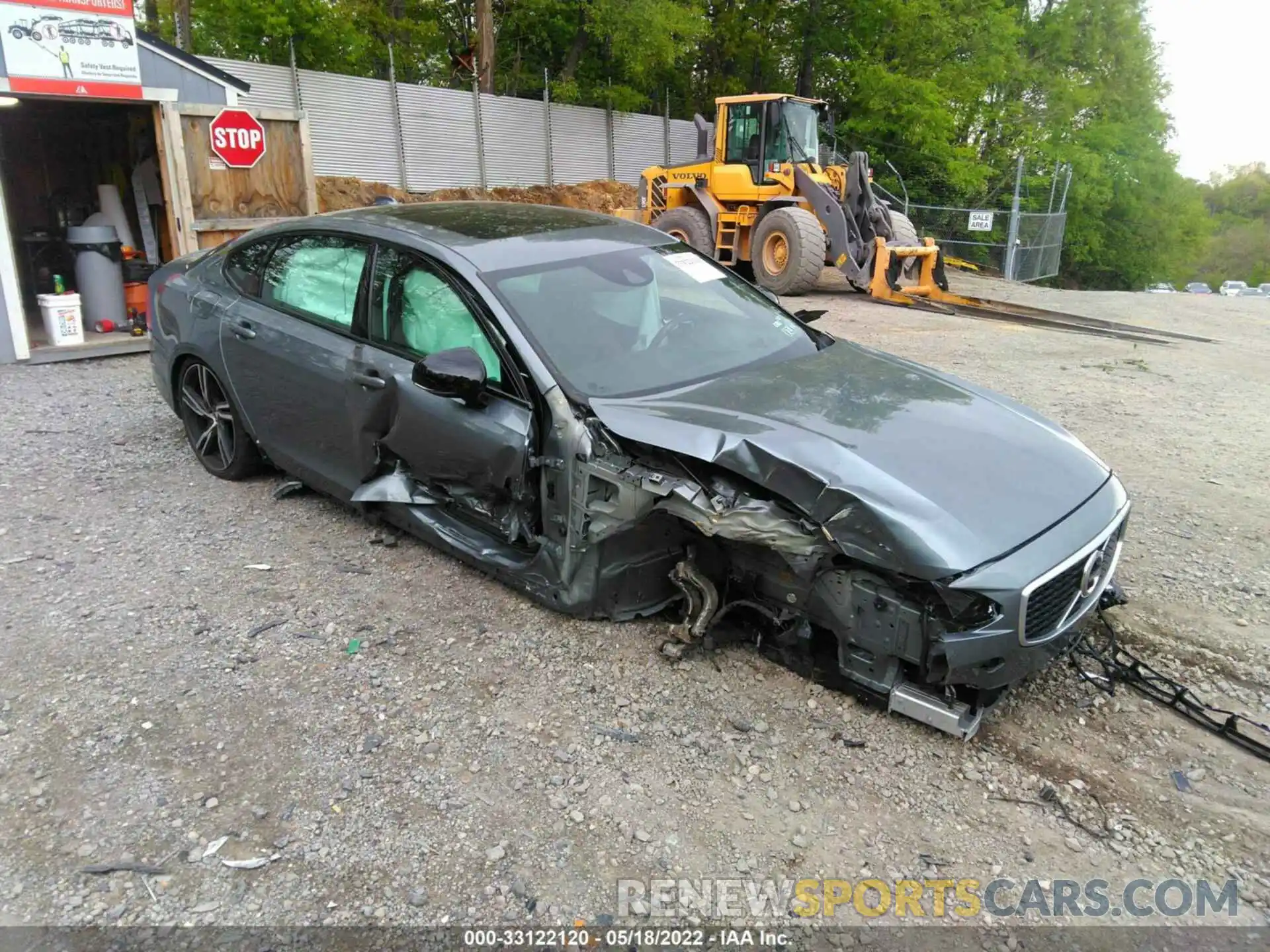 1 Photograph of a damaged car LVYA22MT0LP136129 VOLVO S90 2020