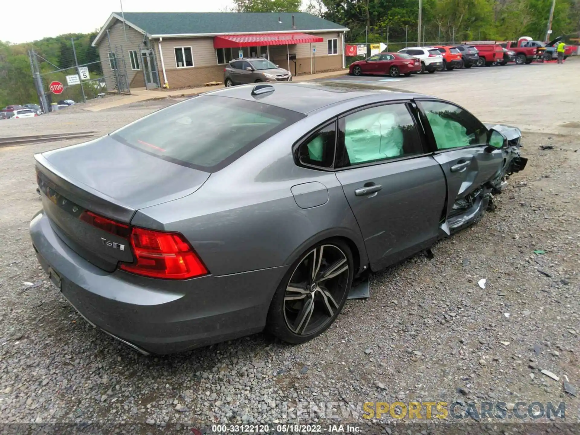 4 Photograph of a damaged car LVYA22MT0LP136129 VOLVO S90 2020