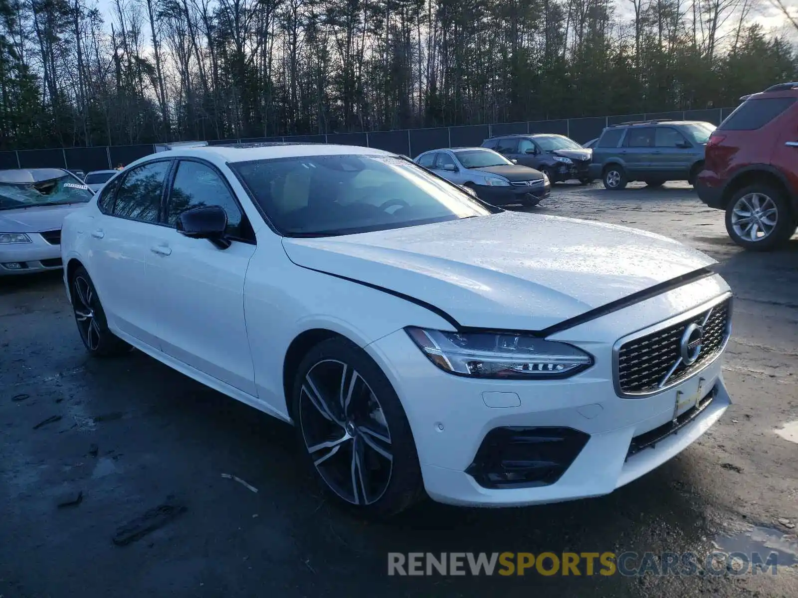 1 Photograph of a damaged car LVYA22MT2LP175143 VOLVO S90 2020