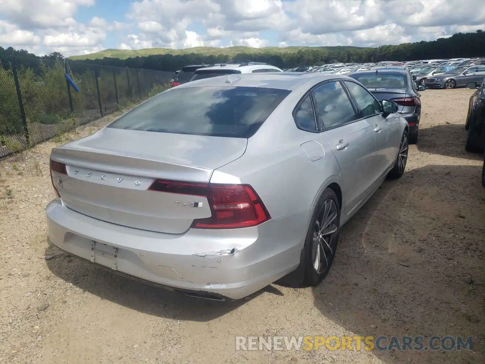 4 Photograph of a damaged car LVYA22MT4LP169022 VOLVO S90 2020