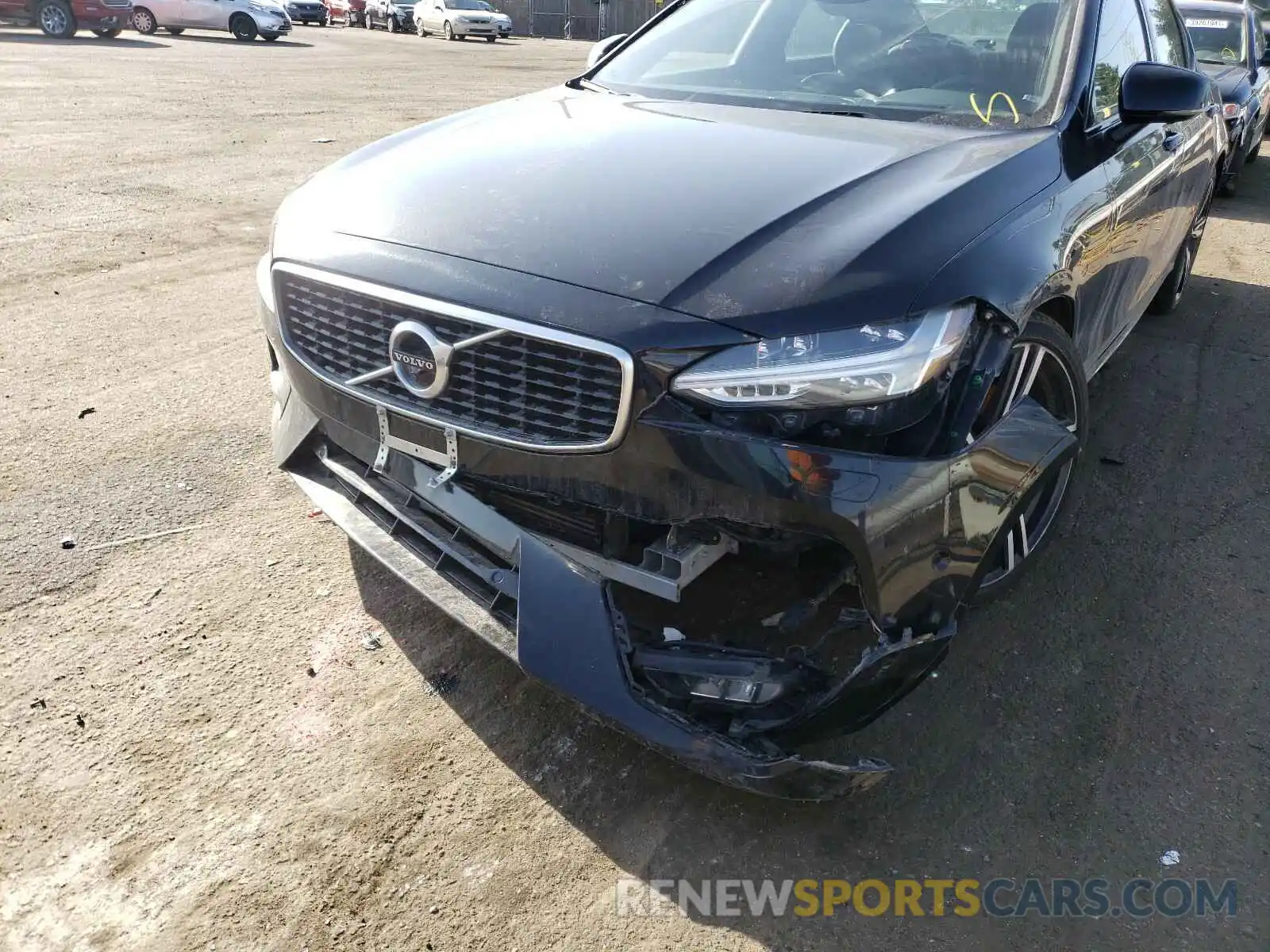 9 Photograph of a damaged car LVYA22MT7LP170181 VOLVO S90 2020