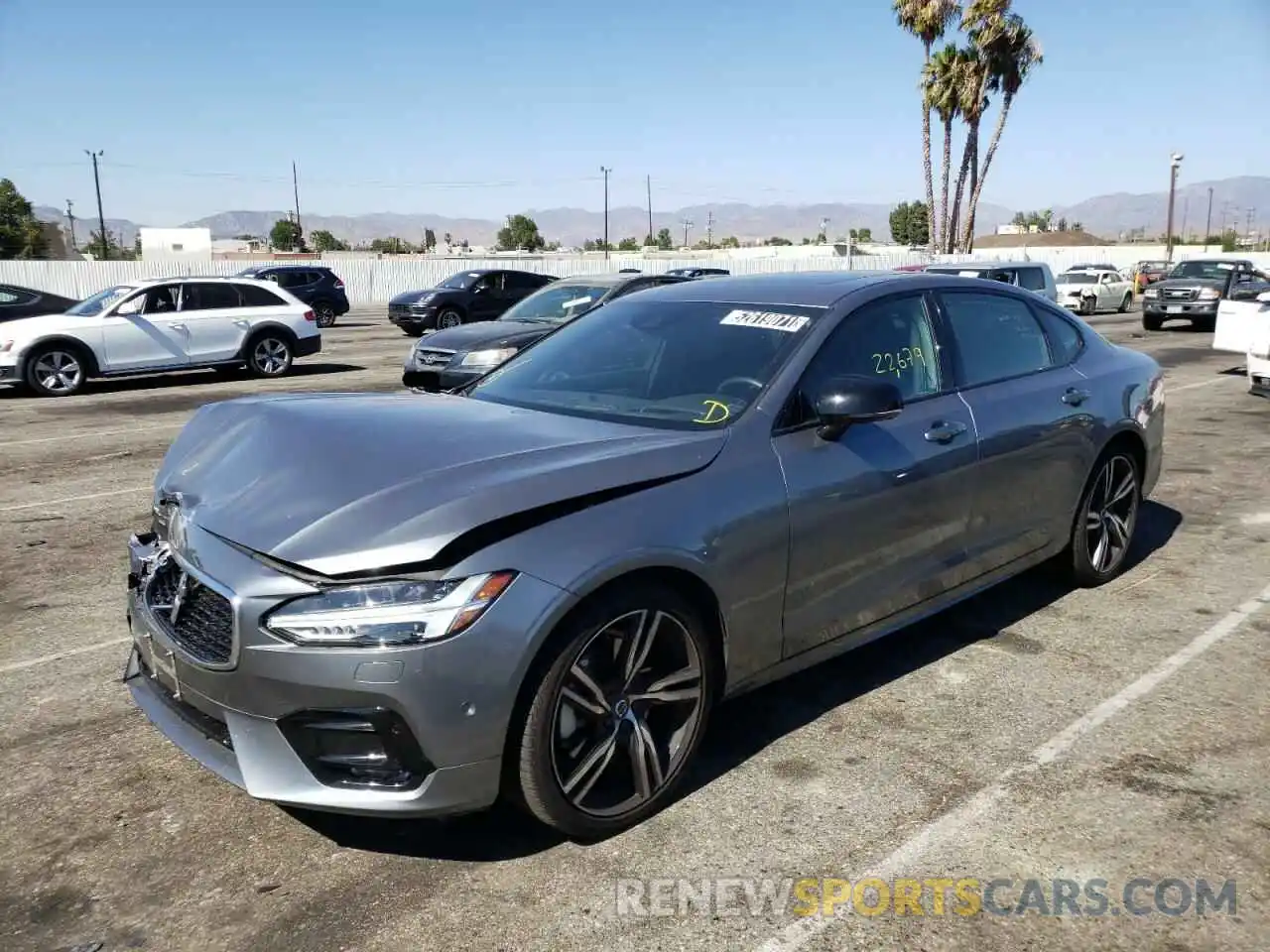 2 Photograph of a damaged car LVYA22MT7LP176174 VOLVO S90 2020