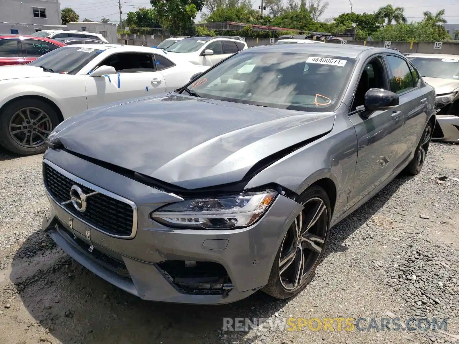 2 Photograph of a damaged car LVYA22MT8LP171677 VOLVO S90 2020