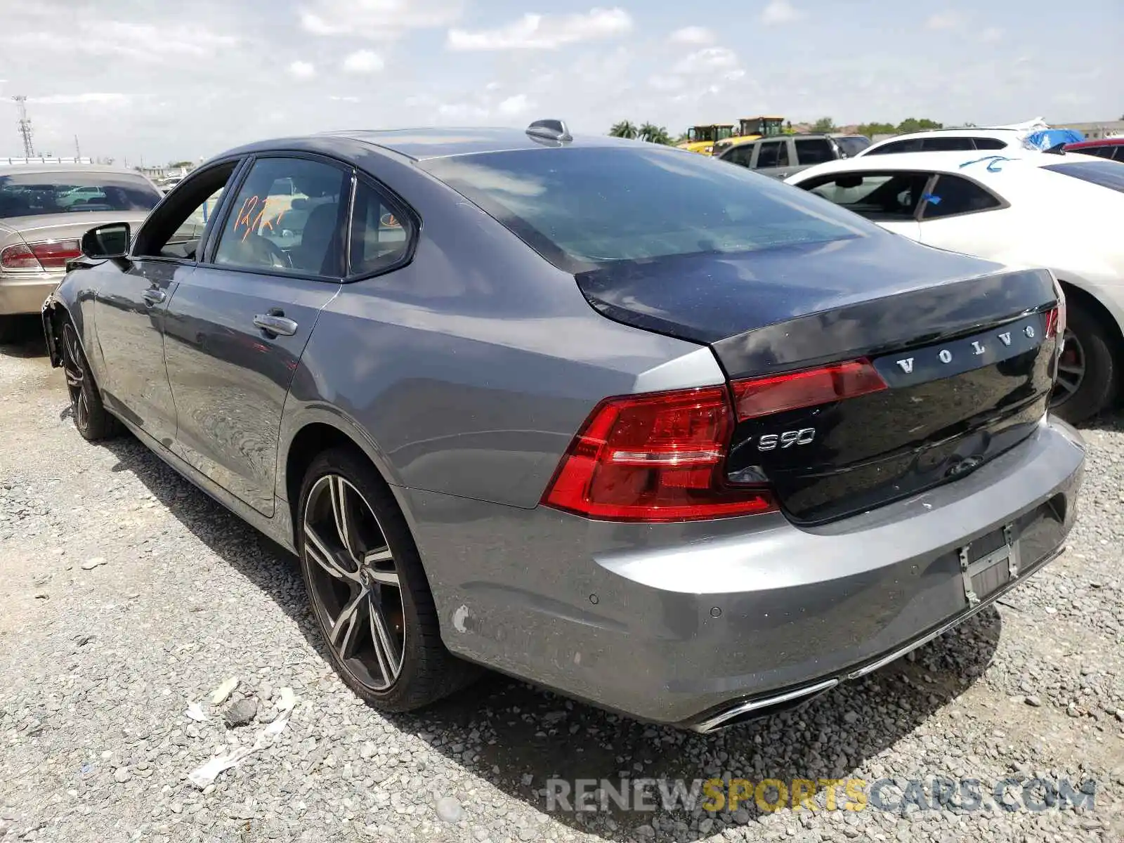 3 Photograph of a damaged car LVYA22MT8LP171677 VOLVO S90 2020