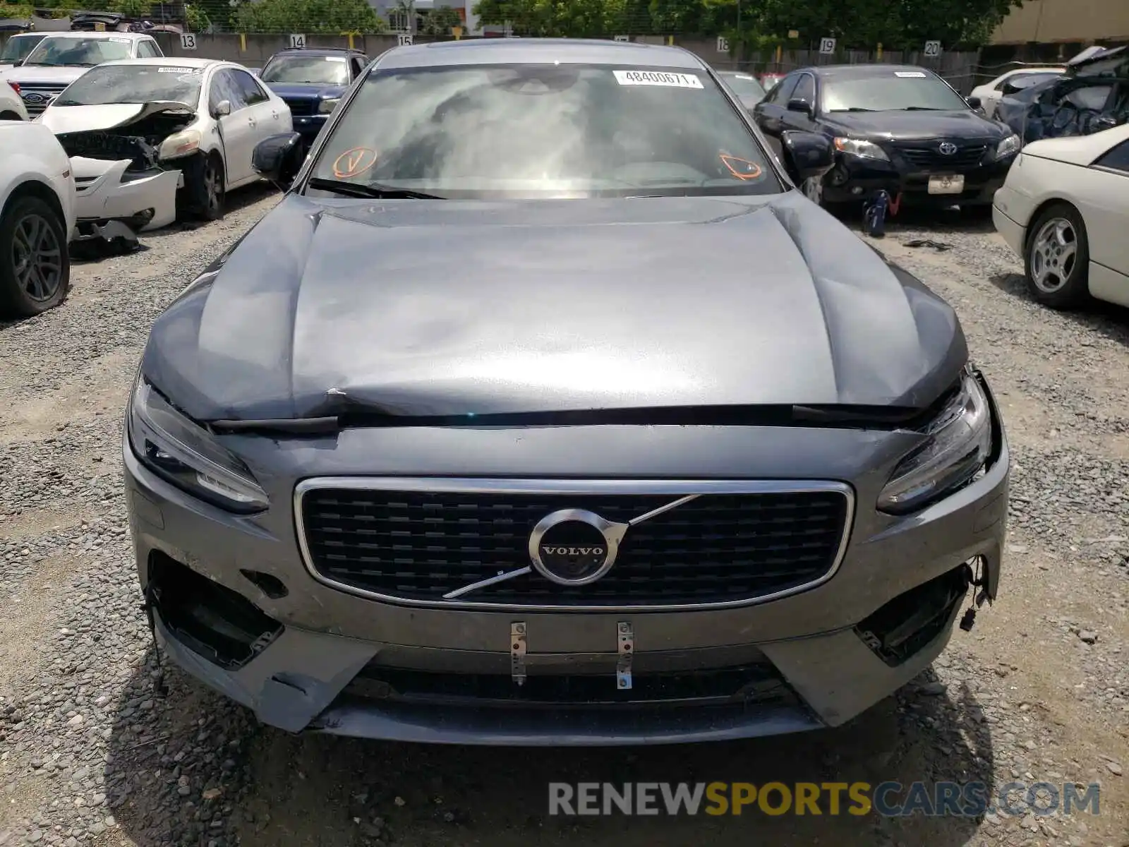 9 Photograph of a damaged car LVYA22MT8LP171677 VOLVO S90 2020