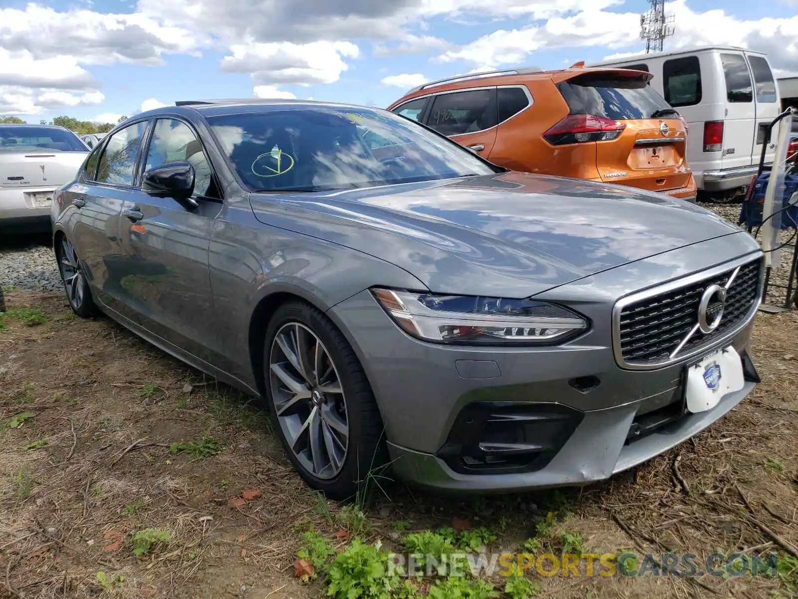 1 Photograph of a damaged car LVYA22MT9LP168965 VOLVO S90 2020