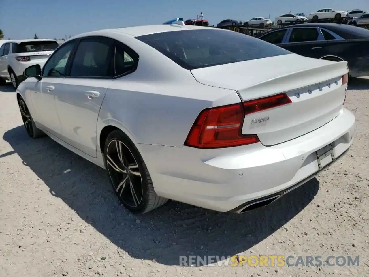 3 Photograph of a damaged car LVYA22MTXLP180512 VOLVO S90 2020