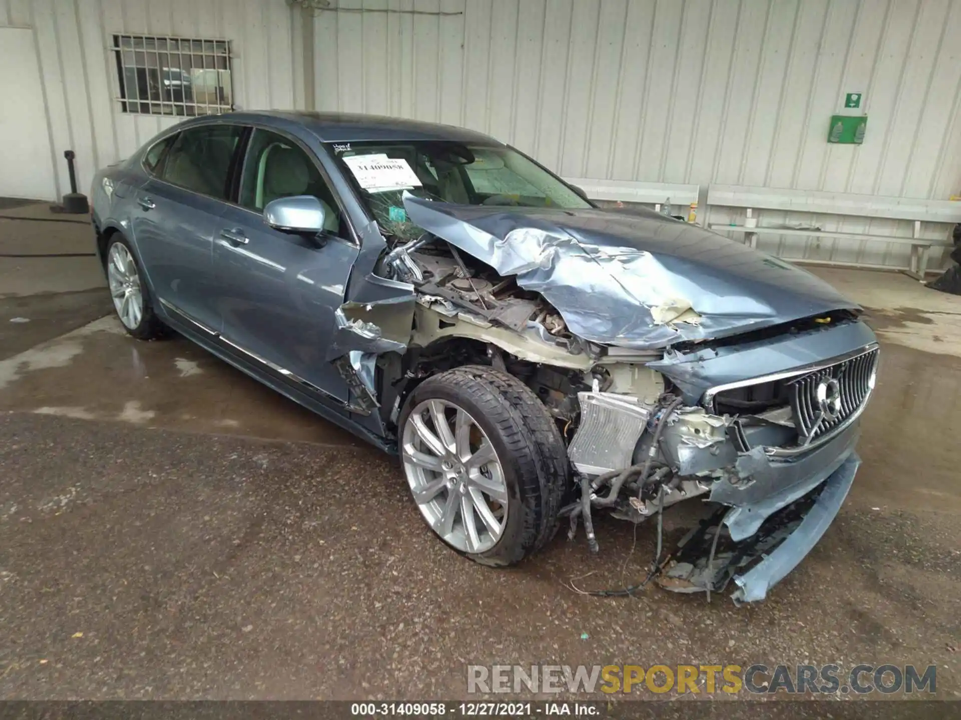 1 Photograph of a damaged car LVYBR0AL5LP175033 VOLVO S90 2020