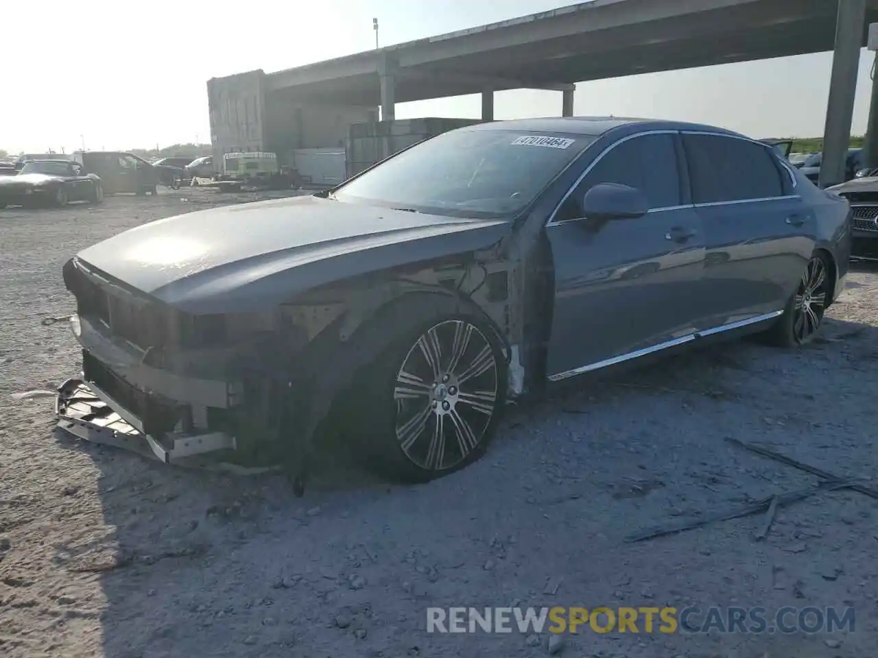 1 Photograph of a damaged car LVYA22ML0MP198549 VOLVO S90 2021