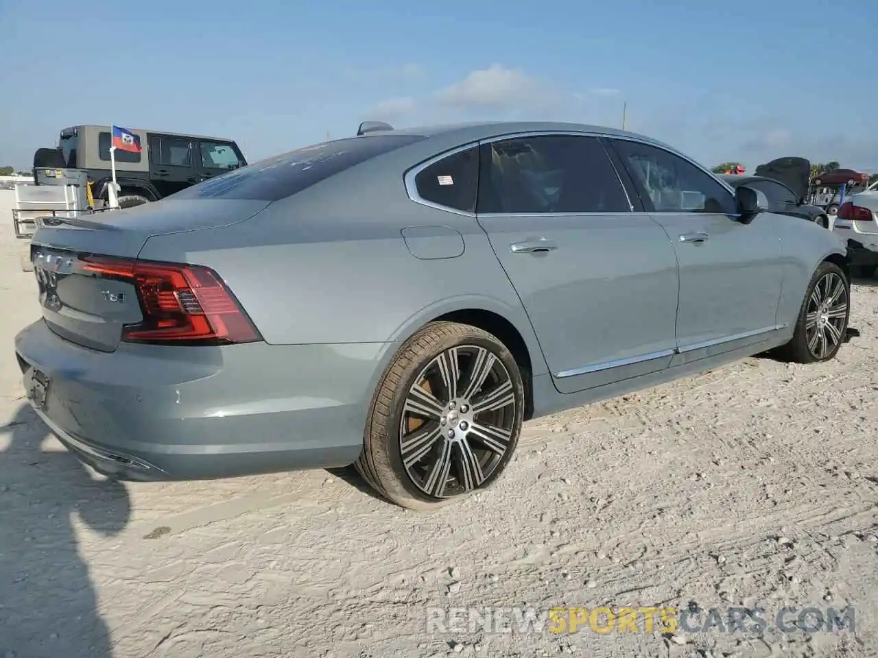 3 Photograph of a damaged car LVYA22ML0MP198549 VOLVO S90 2021