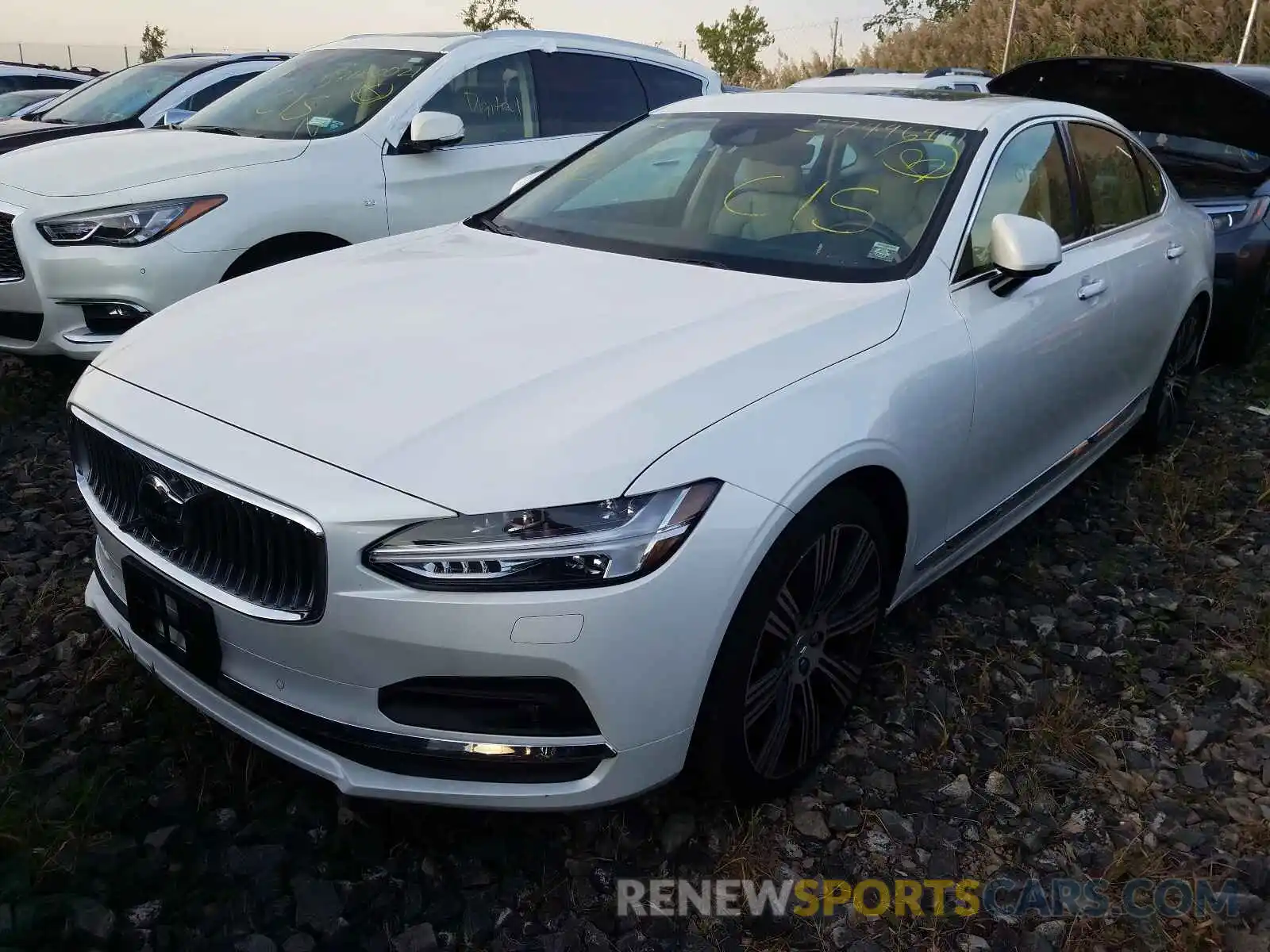 2 Photograph of a damaged car LVYA22ML1MP206058 VOLVO S90 2021