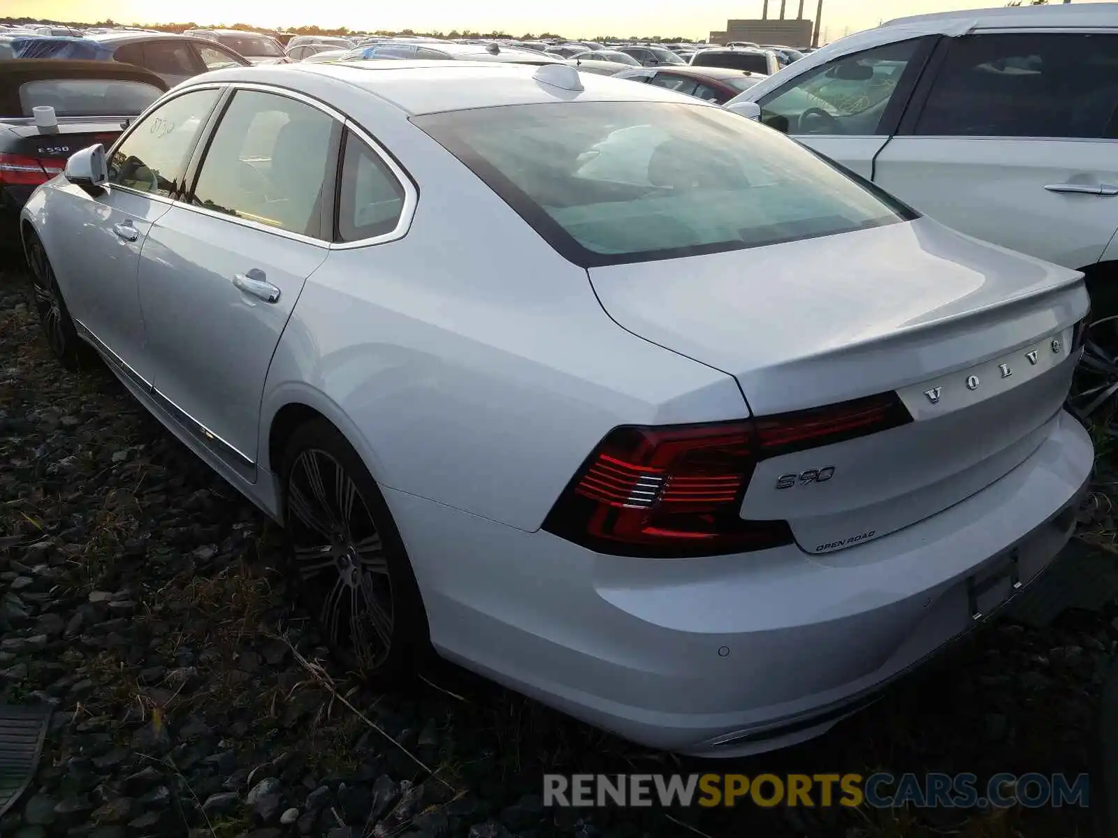 3 Photograph of a damaged car LVYA22ML1MP206058 VOLVO S90 2021