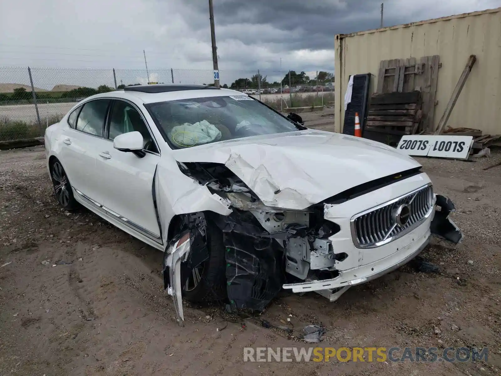 1 Photograph of a damaged car LVYA22ML6MP196160 VOLVO S90 2021