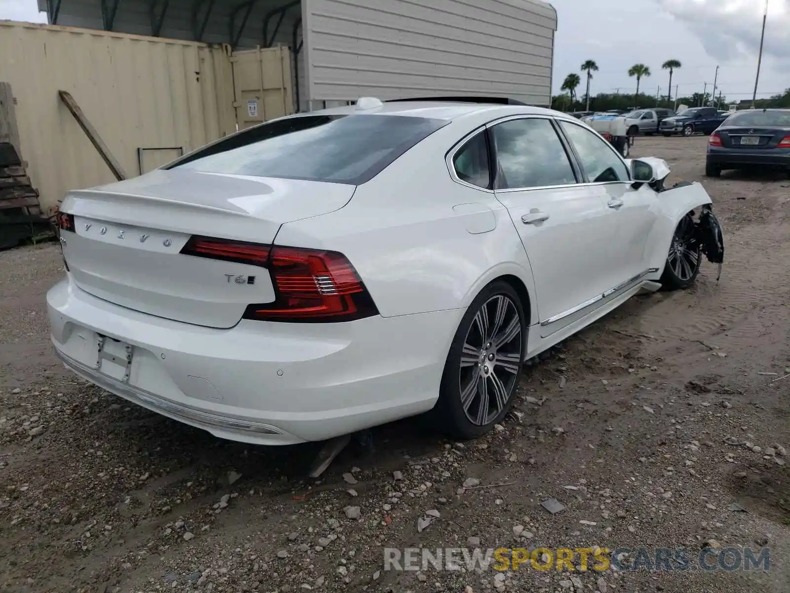 4 Photograph of a damaged car LVYA22ML6MP196160 VOLVO S90 2021